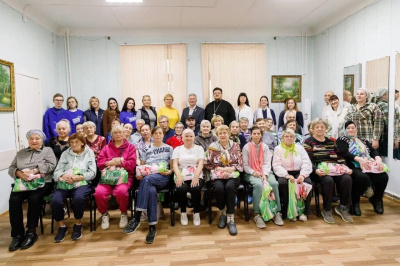 Депутаты поздравили старшее поколение с Международным днём пожилого человека