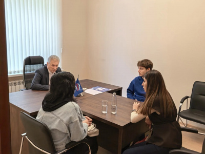 Депутаты продолжают проводить личные приемы граждан