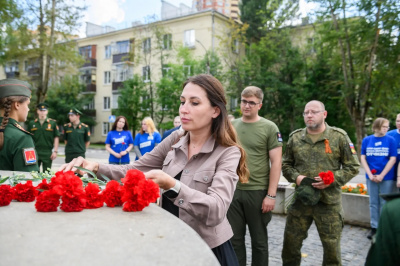 Депутаты почтили память детей — жертв войны в Донбассе Депутаты почтили память детей — жертв войны в Донбассе